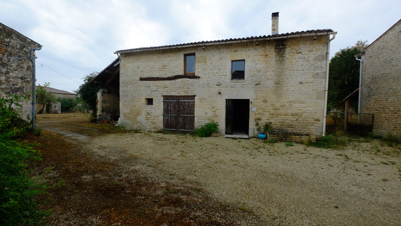 French property for sale in Coivert, Charente-Maritime - €199,800 - photo 0