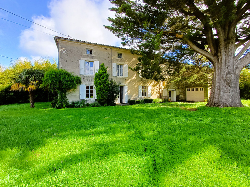 Maison à Fouqueure, Charente - photo 1