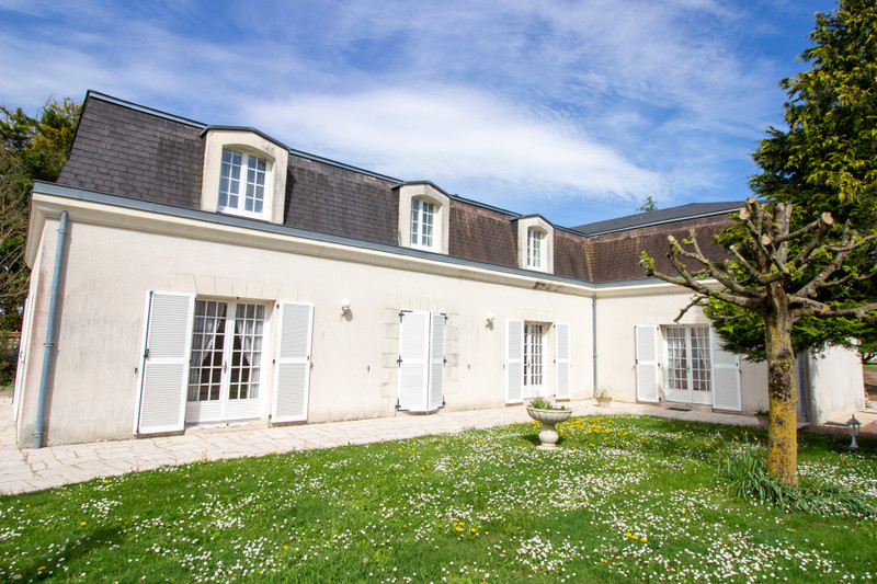 French property for sale in Loudun, Vienne - €371,000 - photo 1