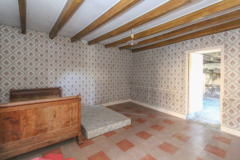 French property for sale in Oroux, Deux-Sèvres - €56,000 - photo 4