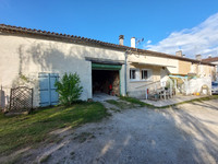 Maison à vendre à Charras, Charente - 76.000 € - photo 1
