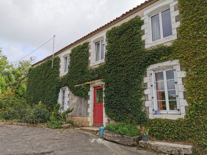 House for sale in ThouarsaisBouildroux Vendée Charmante maison de