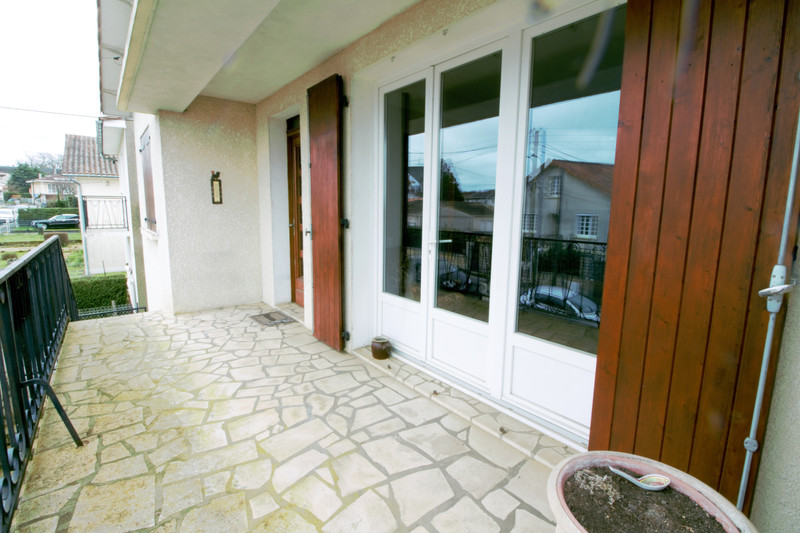 French property for sale in Soyaux, Charente - &#8364;183,000 - photo 2