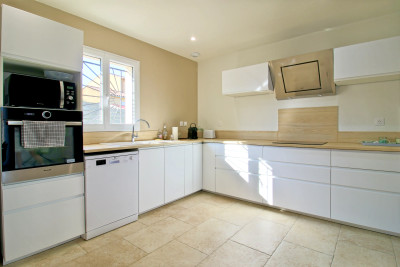 French property for sale in Gargas, Vaucluse - €479,000 - photo 5
