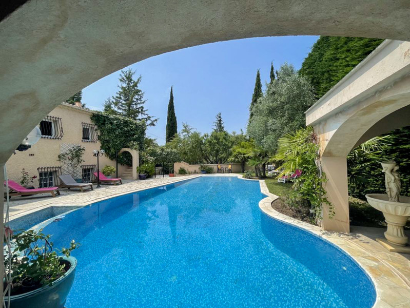 French property for sale in Vaison-la-Romaine, Vaucluse - €650,000 - photo 9