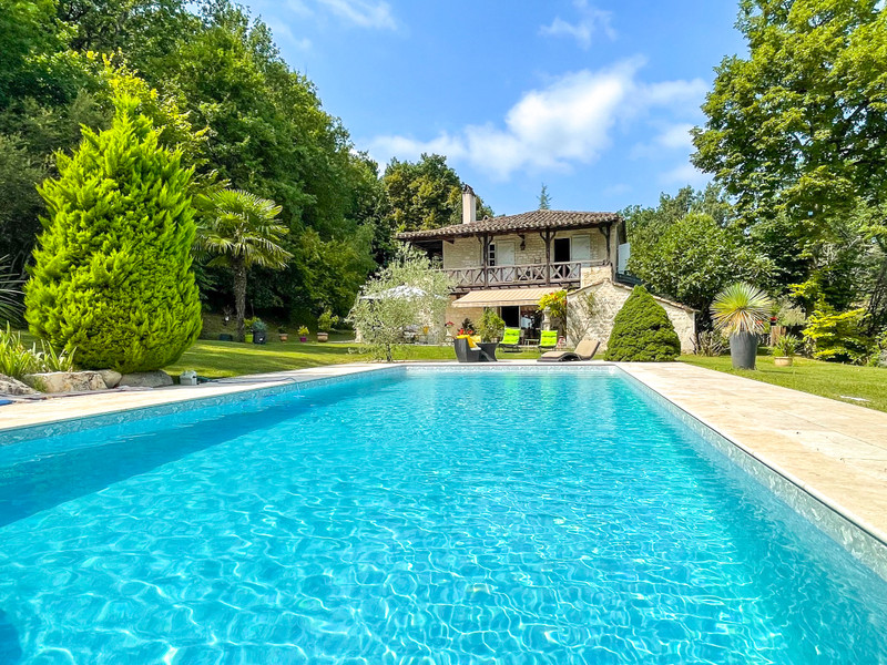 Maison à vendre à Montcuq-en-Quercy-Blanc, Lot - 685 000 € - photo 1