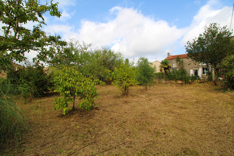 French property for sale in Chives, Charente-Maritime - €42,000 - photo 1