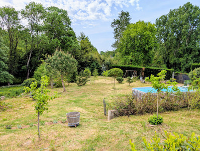 French property for sale in Abzac, Gironde - €348,000 - photo 9