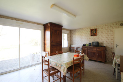 French property for sale in Saleignes, Charente-Maritime - €189,000 - photo 3