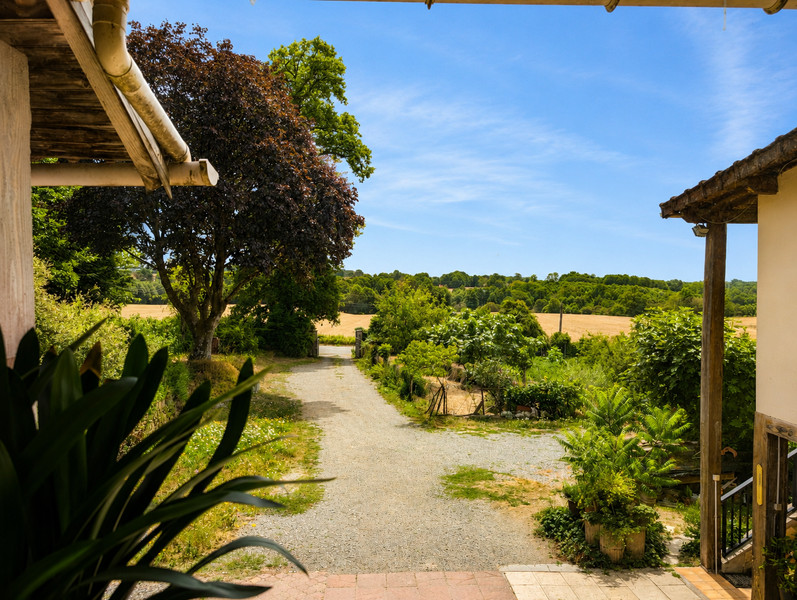 French property for sale in Châlus, Haute-Vienne - €235,400 - photo 1