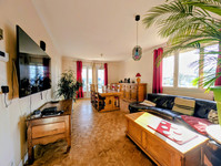 Maison à vendre à Ruffec, Charente - 181.000 € - photo 2