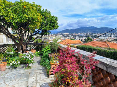 French property for sale in Nice, Alpes-Maritimes - €1,300,000 - photo 9