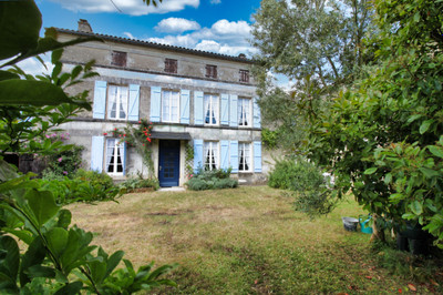 Maison à vendre à Bresdon, Charente-Maritime, Poitou-Charentes, avec Leggett Immobilier