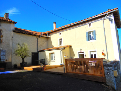 Maison à vendre à Verneuil, Charente, Poitou-Charentes, avec Leggett Immobilier