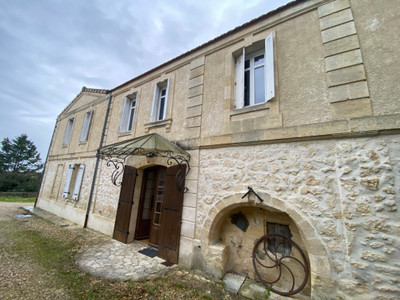 French property for sale in Bourg, Gironde - €519,000 - photo 2