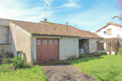 Maison à vendre à Thénezay, Deux-Sèvres, Poitou-Charentes, avec Leggett Immobilier