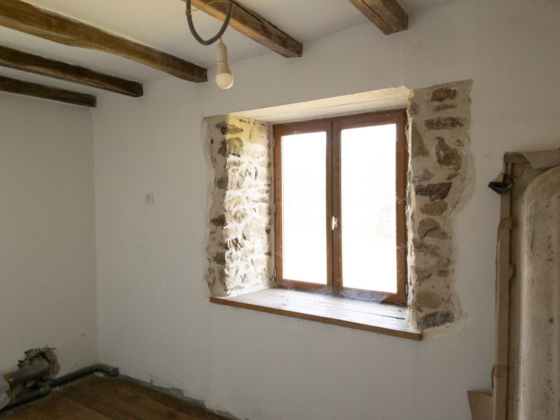 French property for sale in Lésignac-Durand, Charente - €99,000 - photo 4