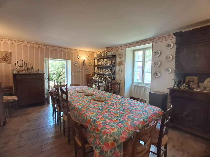 French property for sale in Cherval, Dordogne - €399,000 - photo 2