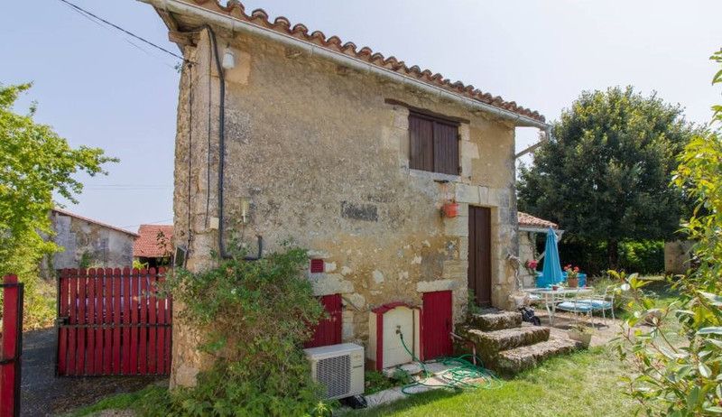 Maison à vendre à La Tour-Blanche, Dordogne - 130 800 € - photo 1