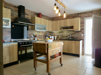 French property for sale in Saint-Savinien, Charente-Maritime - €318,000 - photo 3