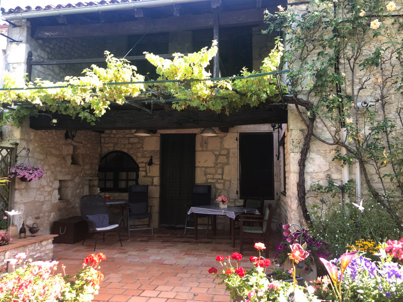 French property for sale in Thénac, Dordogne - €595,000 - photo 1