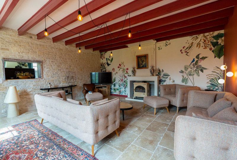 French property for sale in Vouhé, Charente-Maritime - €687,750 - photo 3