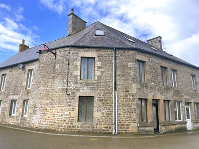 Maison à vendre à Saint-Calais-du-Désert, Mayenne, Pays de la Loire, avec Leggett Immobilier