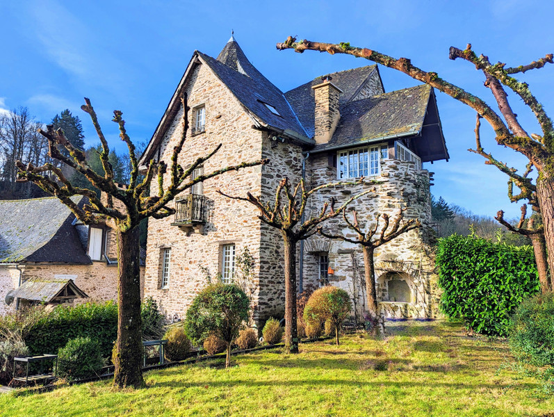 Propriété à vendre à Ségur-le-Château, Corrèze - 525 000 €