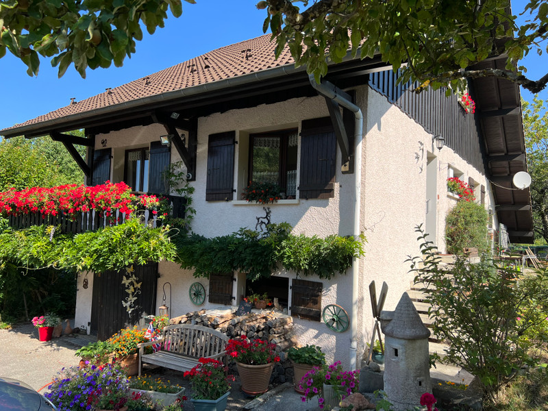 House for sale in Fillière HauteSavoie A charming 4 bedroom house with a reputable cattery