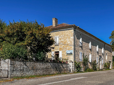 Maison à vendre à Montpezat-de-Quercy, Tarn-et-Garonne, Midi-Pyrénées, avec Leggett Immobilier