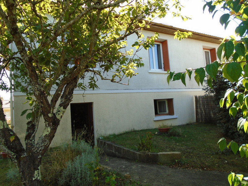 French property for sale in L'Isle-Jourdain, Vienne - €109,000 - photo 2