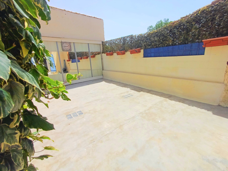 French property for sale in Magalas, Hérault - €275,000 - photo 2