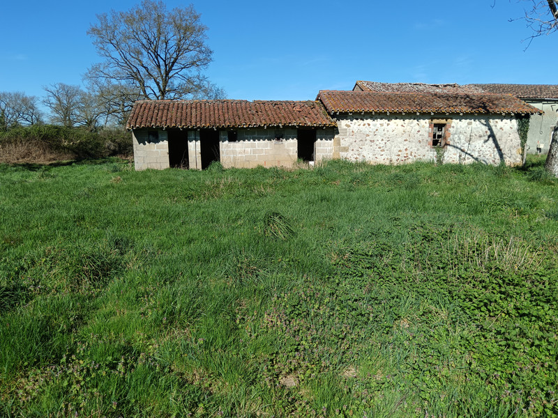 French property for sale in Availles-Limouzine, Vienne - €77,000 - photo 4