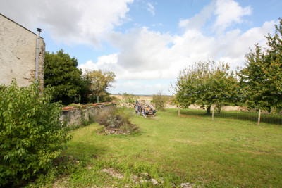 French property for sale in Lozay, Charente-Maritime - €214,000 - photo 1