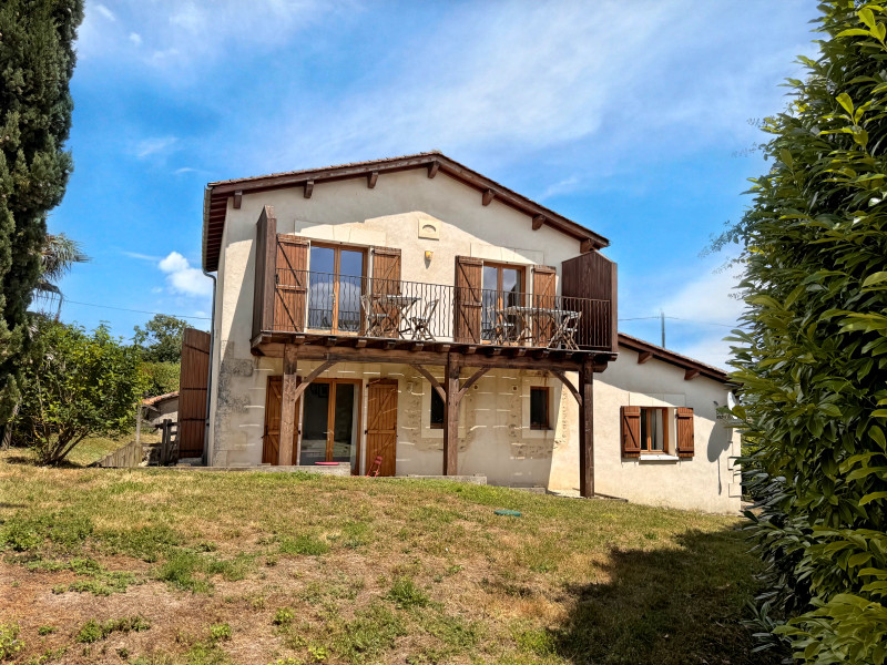 French property for sale in Aubeterre-sur-Dronne, Charente - €246,100 - photo 0