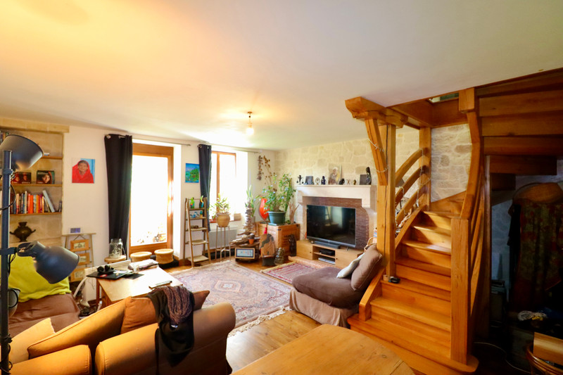 French property for sale in Écuras, Charente - €250,000 - photo 2