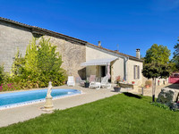 Maison à vendre à Val-d'Auge, Charente - 235 400 € - photo 2