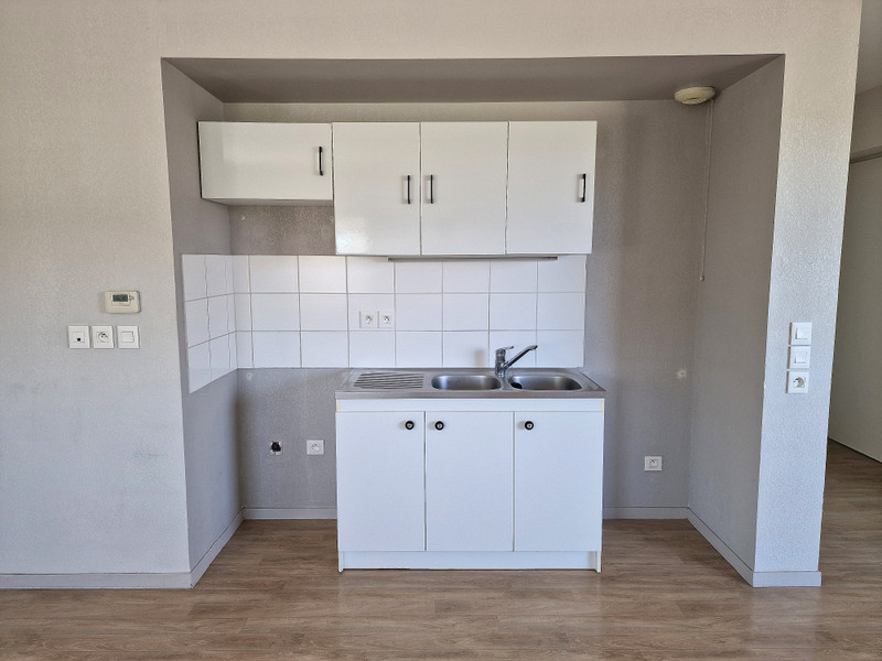 French property for sale in Bègles, Gironde - €157,500 - photo 2