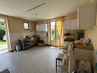 French property for sale in Saint-Estèphe, Dordogne - €66,600 - photo 4