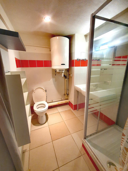 French property for sale in Aix-en-Provence, Bouches_du_Rhone - €107,000 - photo 3