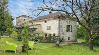 Maison à vendre à Montcuq-en-Quercy-Blanc, Lot, Midi-Pyrénées, avec Leggett Immobilier
