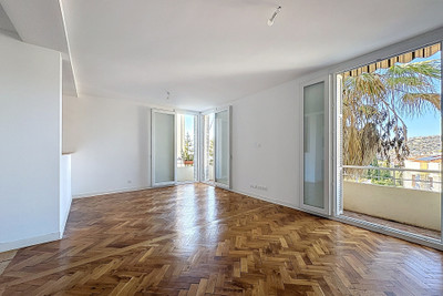 French property for sale in Nice, Alpes-Maritimes - €679,000 - photo 1