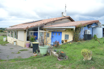 French property for sale in Laperche, Lot-et-Garonne - €211,900 - photo 9