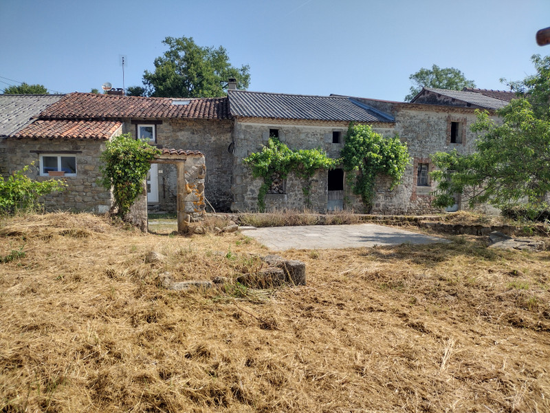 French property for sale in Oradour-Saint-Genest, Haute-Vienne - €77,000 - photo 2