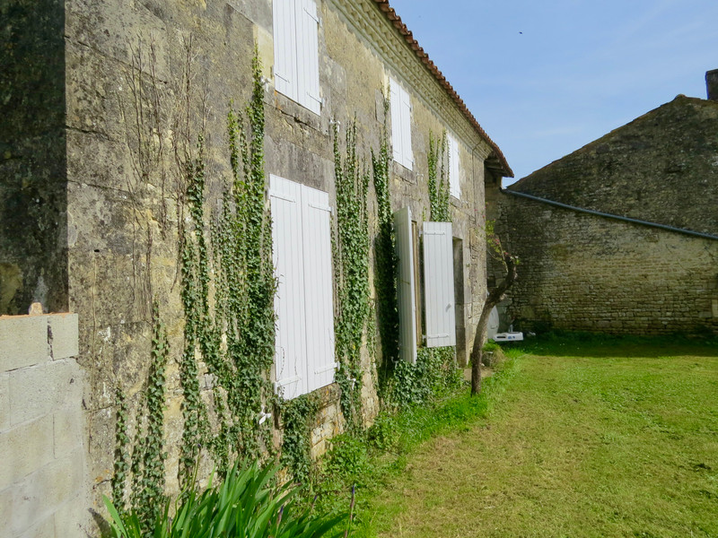 French property for sale in Sainte-Même, Charente-Maritime - €88,000 - photo 9