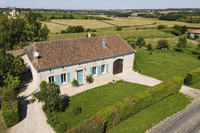 Propriété à vendre à Berneuil, Charente - 470 640 € - photo n°1