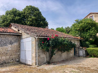 Maison à vendre à Villebois-Lavalette, Charente - 235 000 € - photo 9