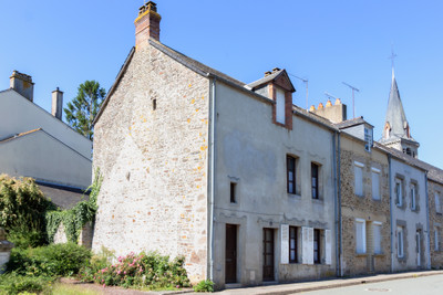 Maison à vendre à Pré-en-Pail-Saint-Samson, Mayenne, Pays de la Loire, avec Leggett Immobilier