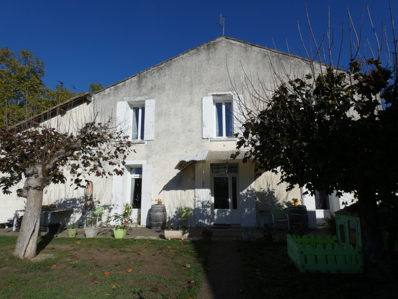 Maison à Pineuilh, Gironde - photo 1