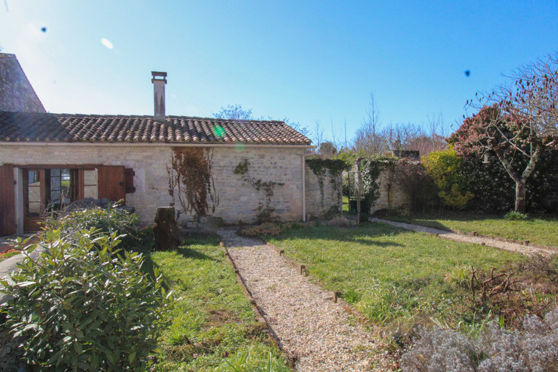 French property for sale in Sonnac, Charente-Maritime - &#8364;525,000 - photo 10